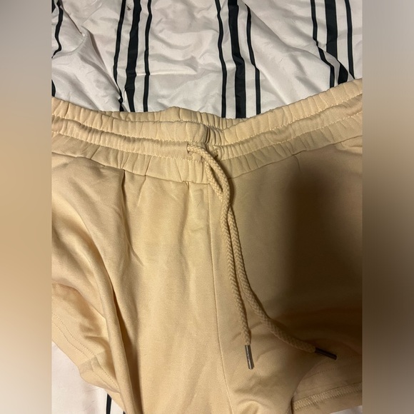 XL Roxy Shorts - Picture 5 of 7